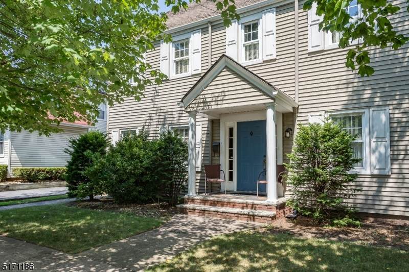 18 Boyle Ave - Photo 1