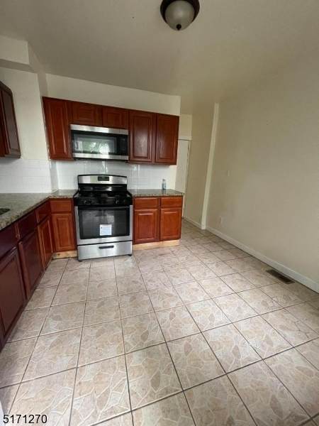 104 9Th Ave - Photo 1
