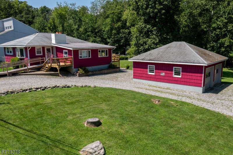 237 Fairview Ave - Photo 1