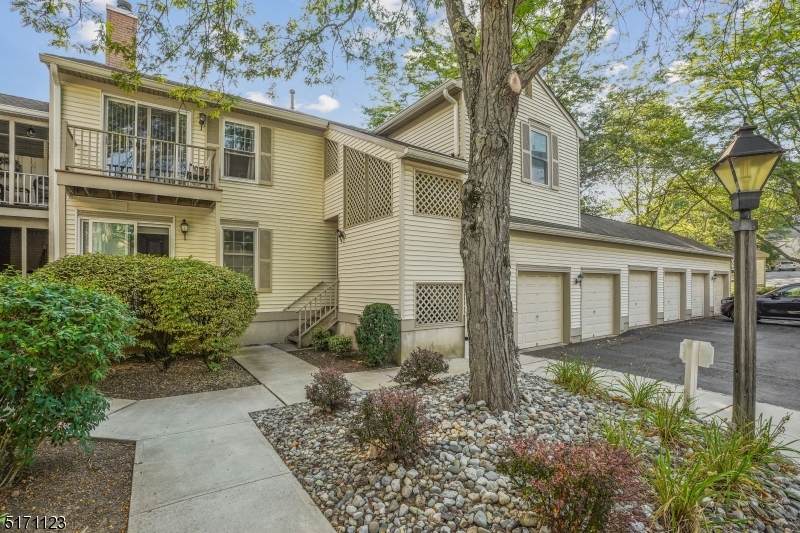 71 Commonwealth Dr - Photo 1