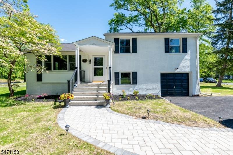 1 Venetia Ave - Photo 1