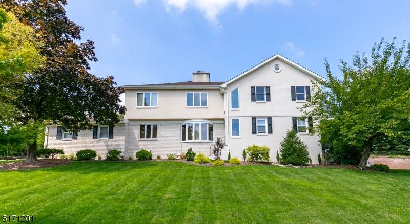 90 Fairway Ave - Photo 1