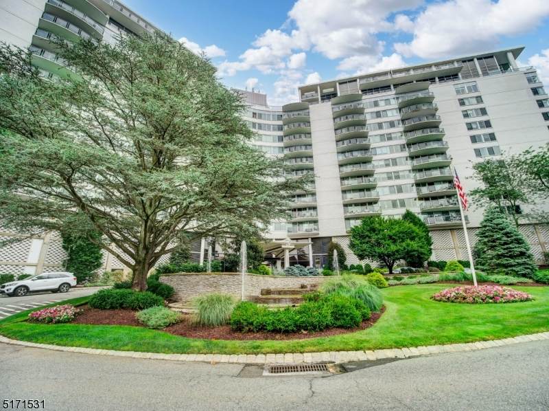 1 Claridge Dr - Photo 1