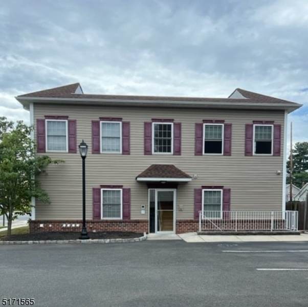 1879 Morris Ave - Photo 1