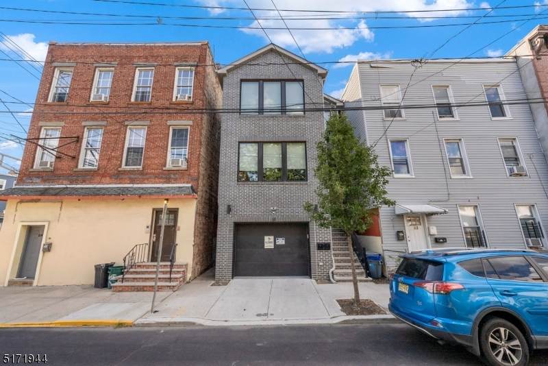 61 Webster Ave - Photo 1