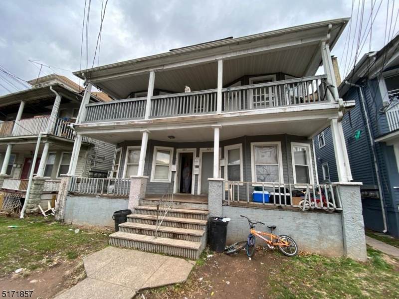 427 John St - Photo 1