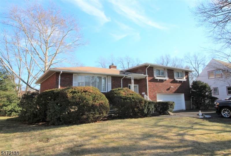 815 Grove St - Photo 1
