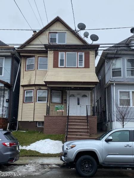 828 Summer St - Photo 1