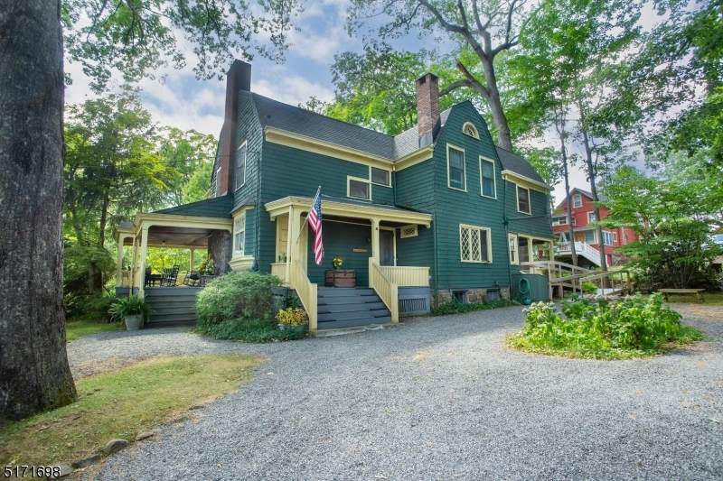 35 Ridgewood Avenue - Photo 1