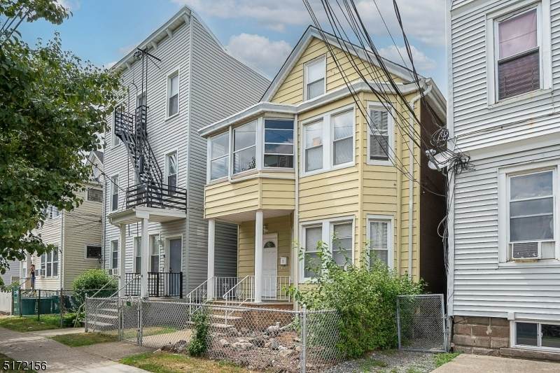 23 Monroe St - Photo 1