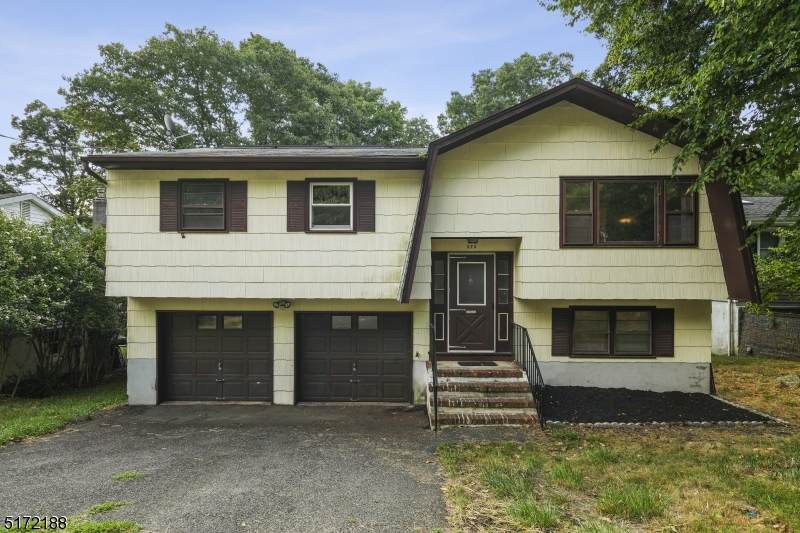 323 Dupont Ave - Photo 1