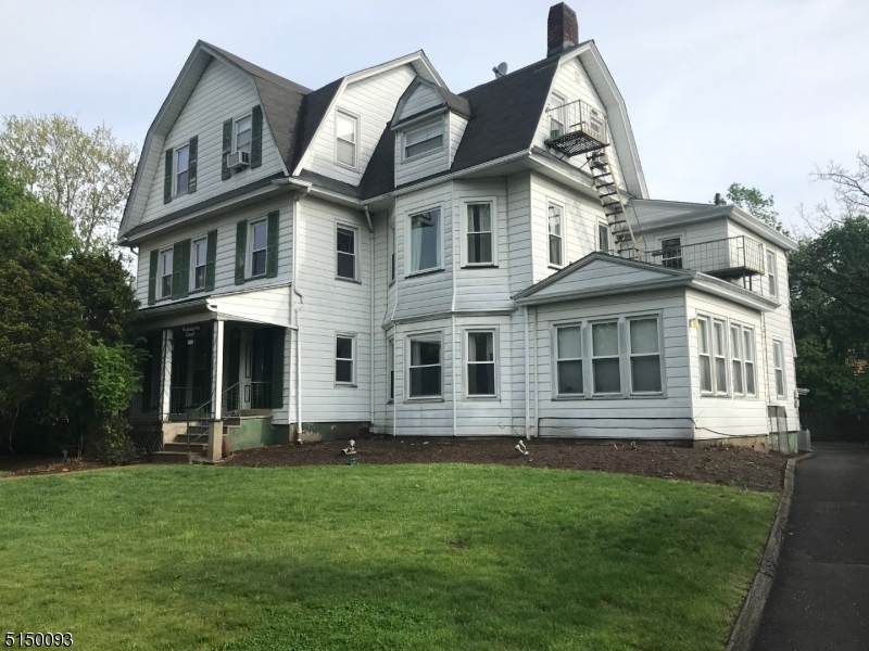 439 Washington Ave - Photo 1