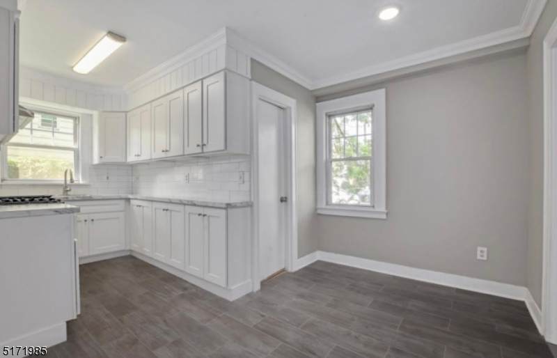 331 Winfield Ter - Photo 1
