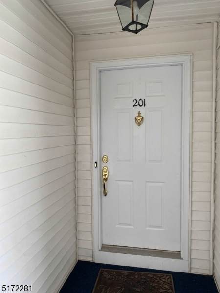 201 Alexandria Way - Photo 1