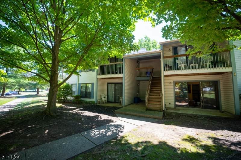 23 Crabapple Ln - Photo 1