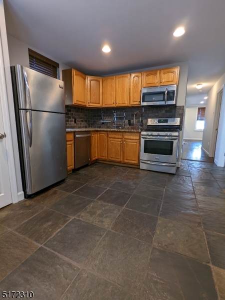 90 Hobson St - Photo 1