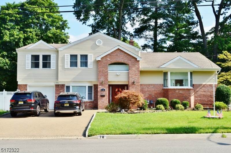 76 Vivian Ave - Photo 1