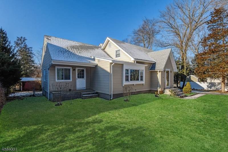 11 Glen Ave - Photo 1