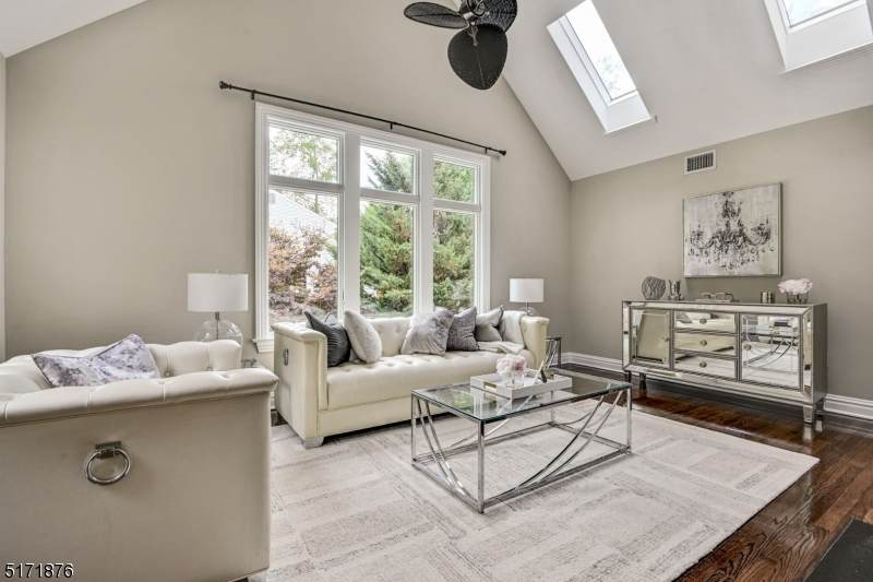 621 Mountain Ave - Photo 1
