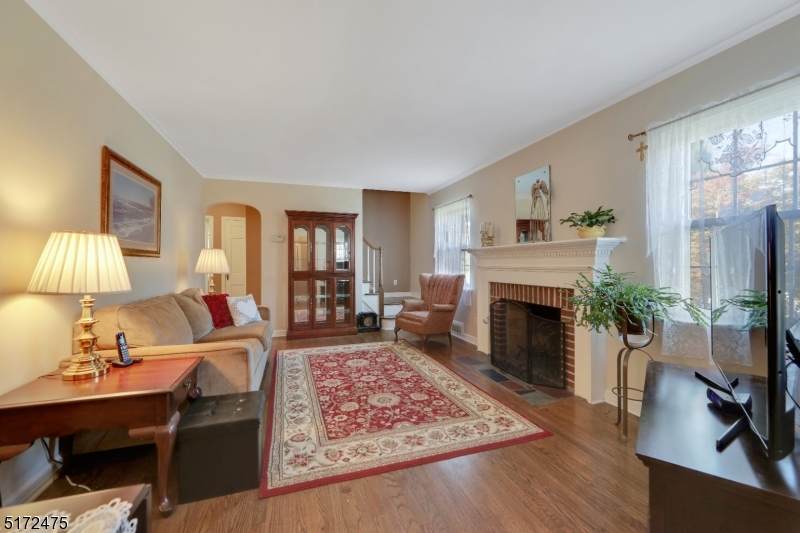 4 Summit Ave - Photo 1