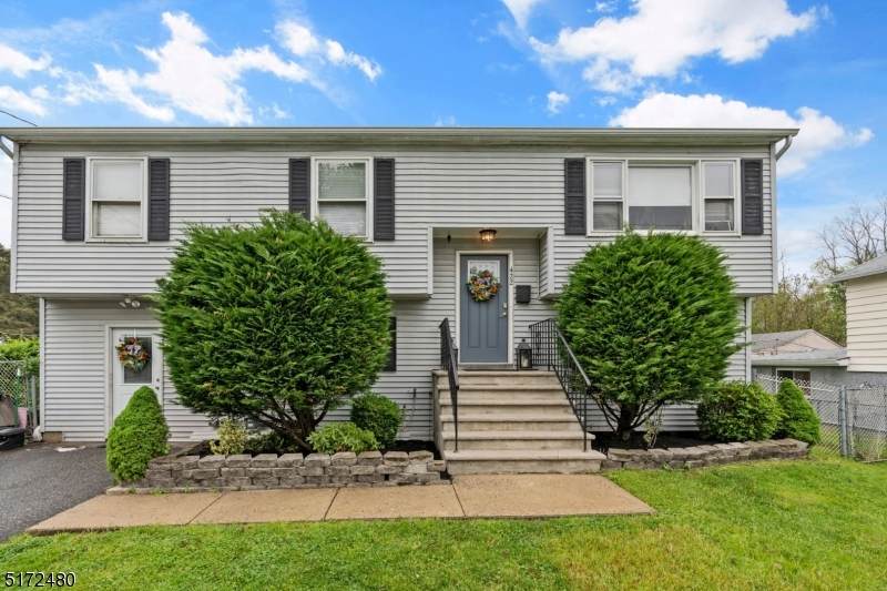 422 Elsie Ave - Photo 1