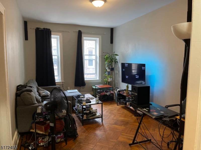 238 Lexington Ave Apt 2R - Photo 1