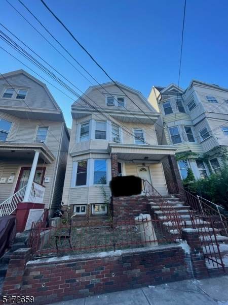 255 Ellis Ave - Photo 1