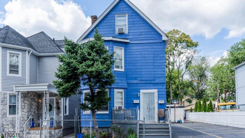 191 N Park St - Photo 1
