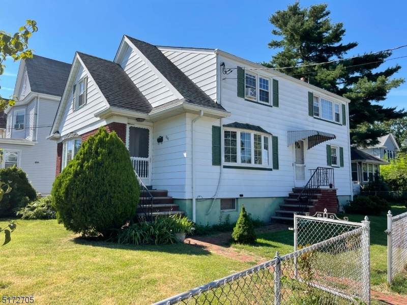 200 Court Ave - Photo 1