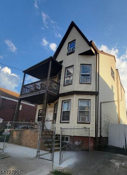 181 Redwood - Photo 1