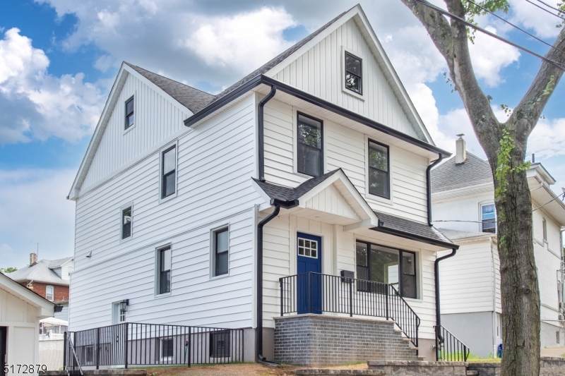 749 2Nd Ave - Photo 1