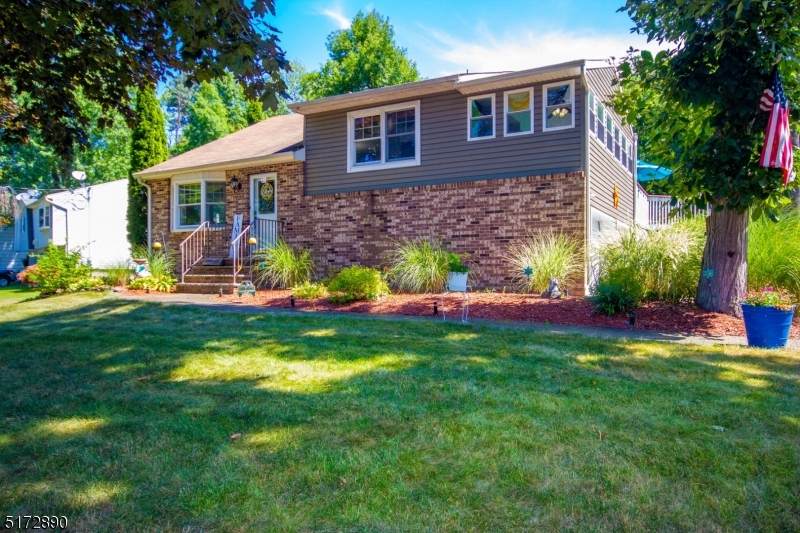 35 Lincoln Ave - Photo 1