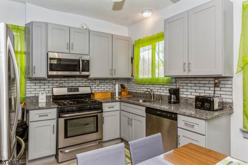 1209 Bower St - Photo 1