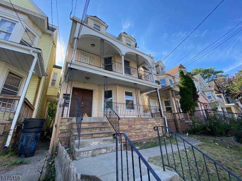 221 N 6Th St - Photo 1