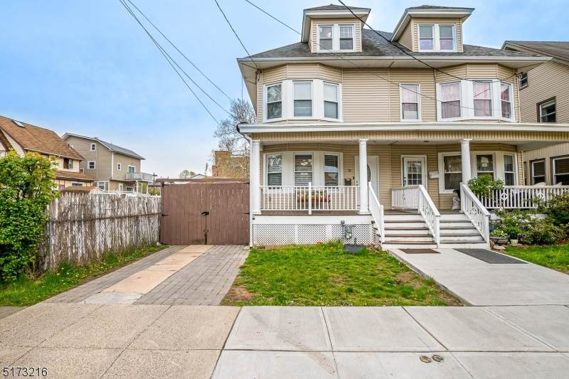 12 Oakwood Pl - Photo 1