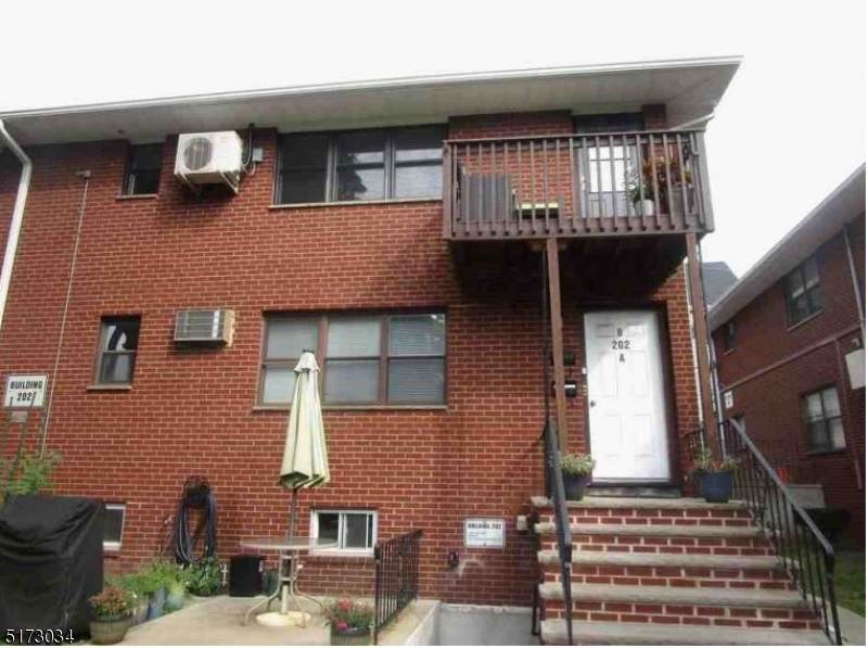 202 Terhune Ave - Photo 1