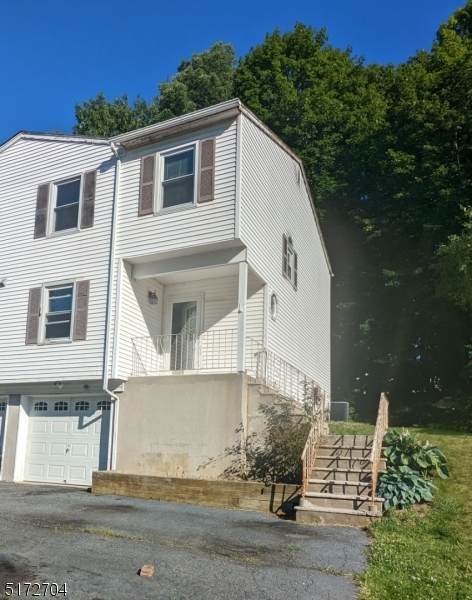 36 Railroad Ave - Photo 1