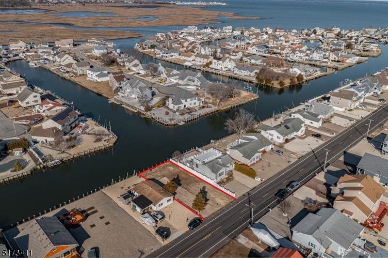 986 Capstan Dr - Photo 1