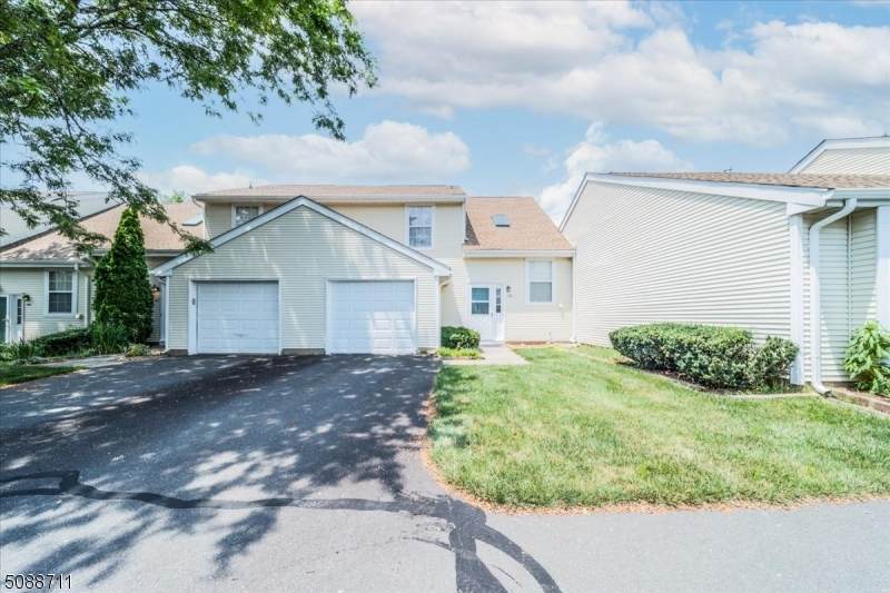168 Picadilly Pl - Photo 1