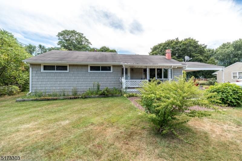 913 Maple Drive - Photo 1