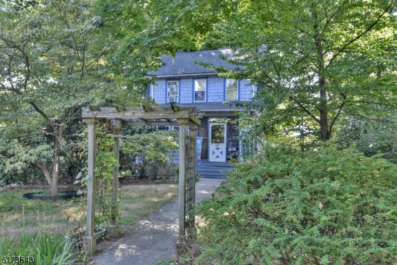 392 Stevens Ave - Photo 1