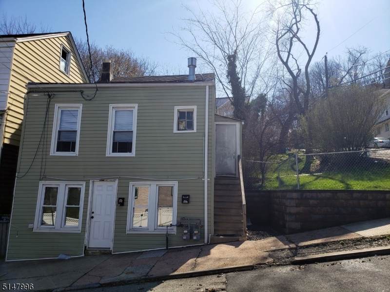 121 Turner St - Photo 1