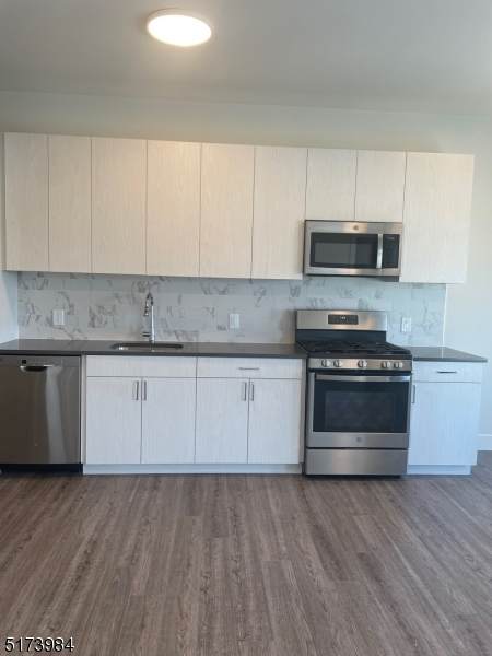 276 Reock St - Photo 1