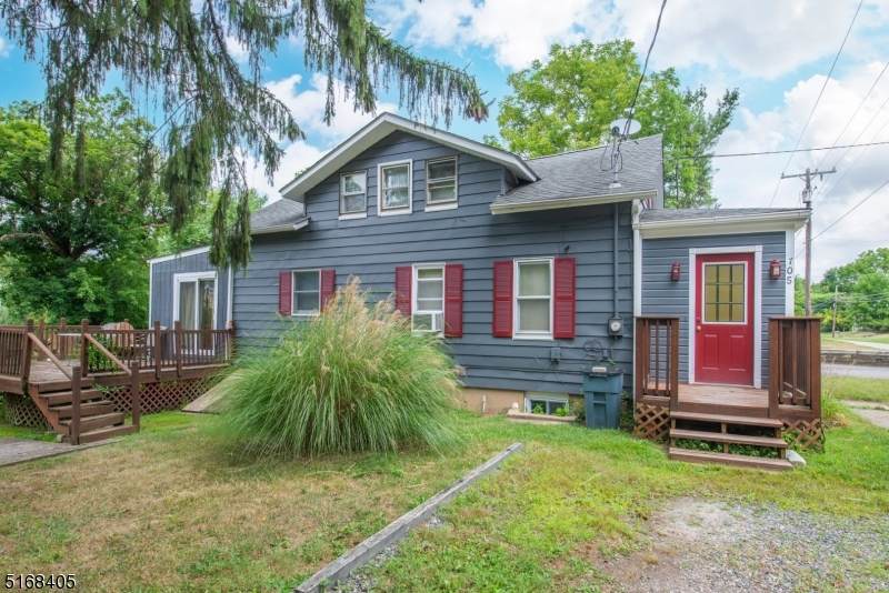 705 Willow Grove St - Photo 1