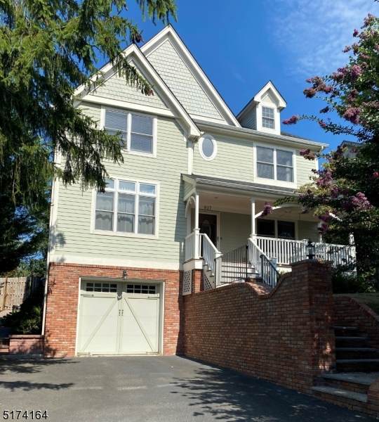 817 Grant Ave - Photo 1