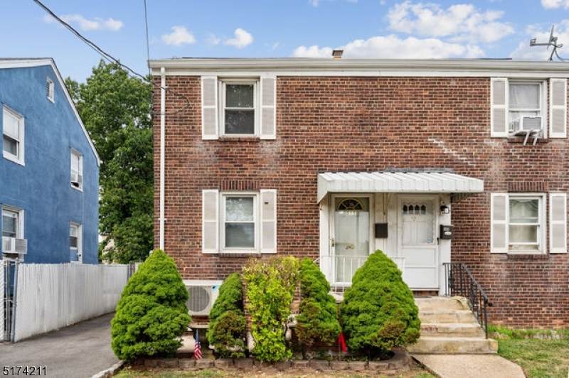 511 Green St - Photo 1