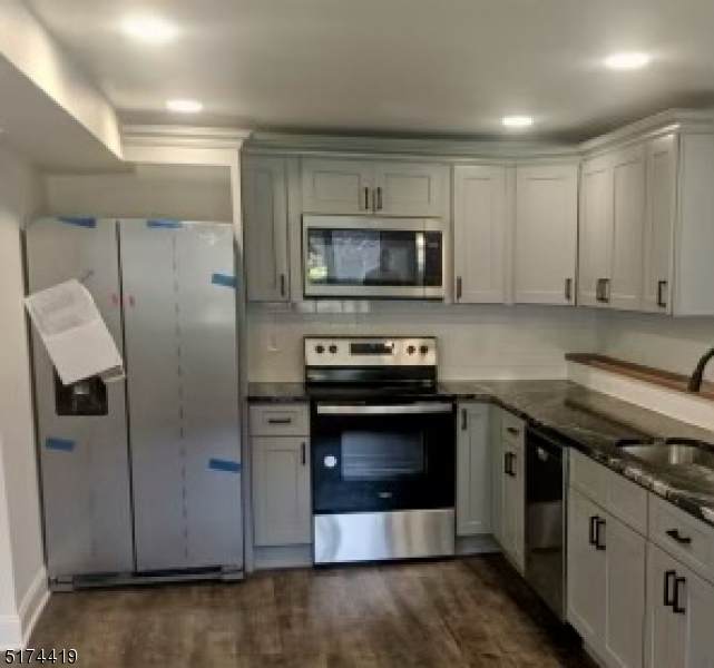 128 Main St - Photo 1