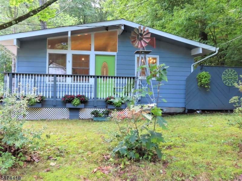 9 Laurel Pl - Photo 1