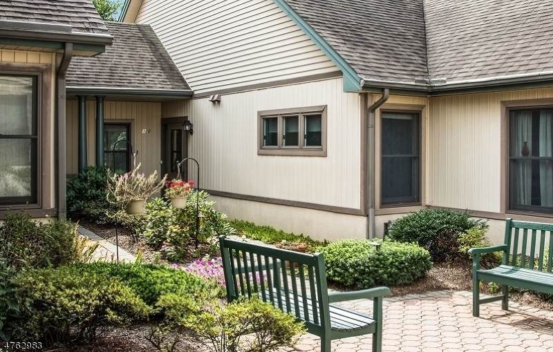10 Park Edge - Photo 1