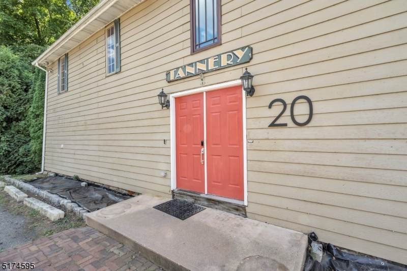 20 Main St - Photo 1